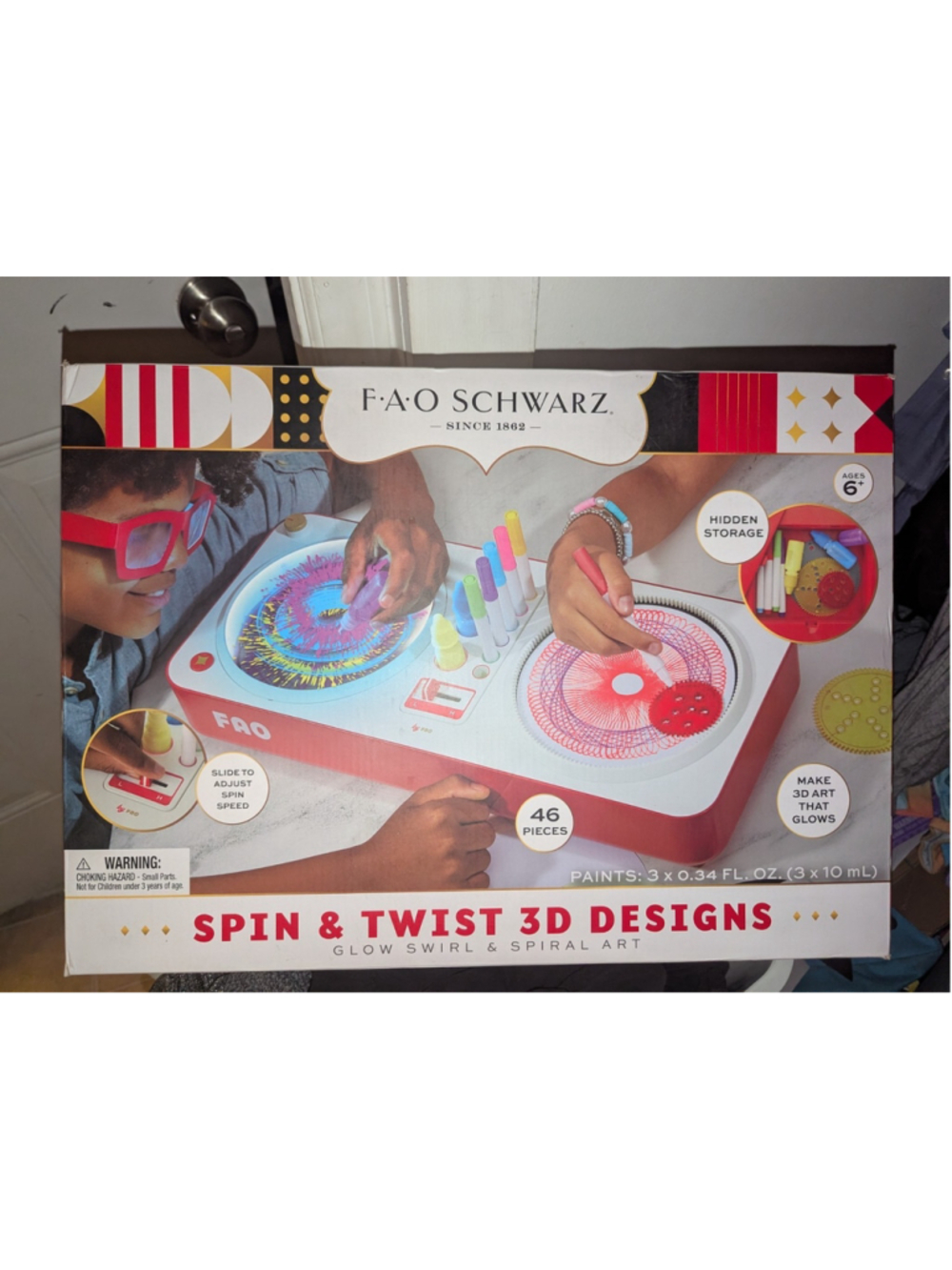FAO Schwarz Spin and Twist 3D Art Glow Kit Art Set Drawing